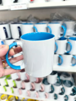 CANECA CERÂMICA BRANCA COM ALÇA E INTERNO COLORIDO