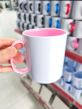 CANECA BRANCA DE POLIMERO COM INTERIOR COLORIDO