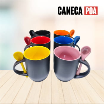 CANECA CERÂMICA MÁGICA PRETA COM ALÇA COLHER E INTERIOR COLORIDA